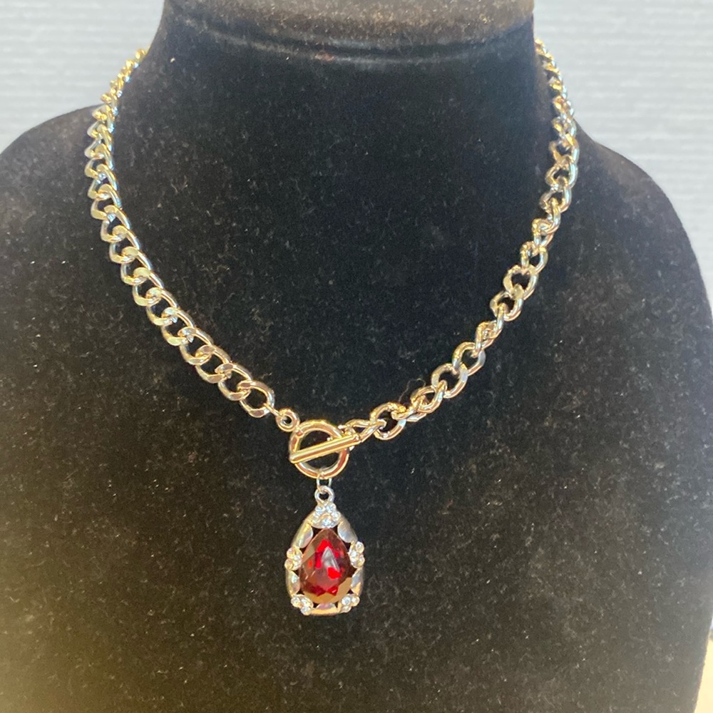 NWT Chloe Faux Ruby w/Rhinestones Pendant w/Heavy Silvertone Link Chain